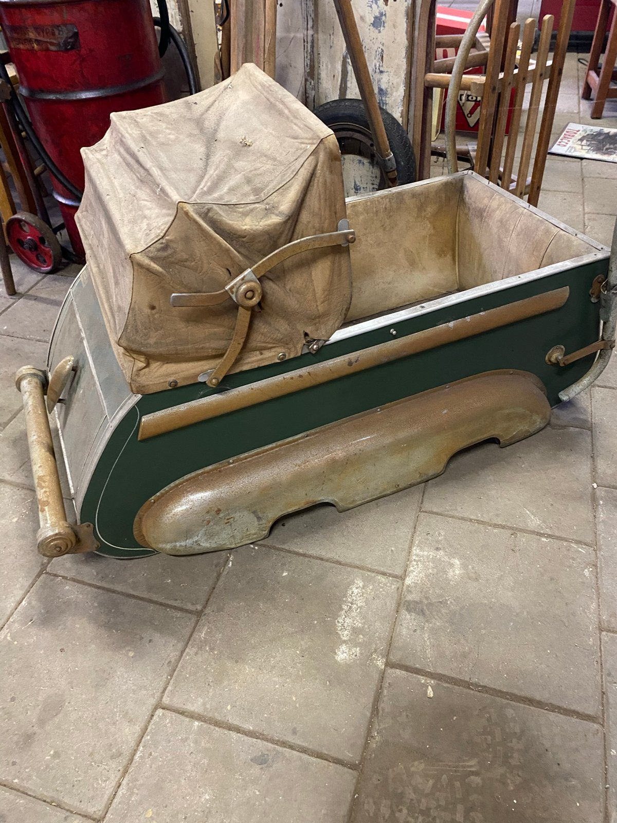 Antieke Kinderwagen Verzamelobject met achterklep, Ophalen of Verzenden