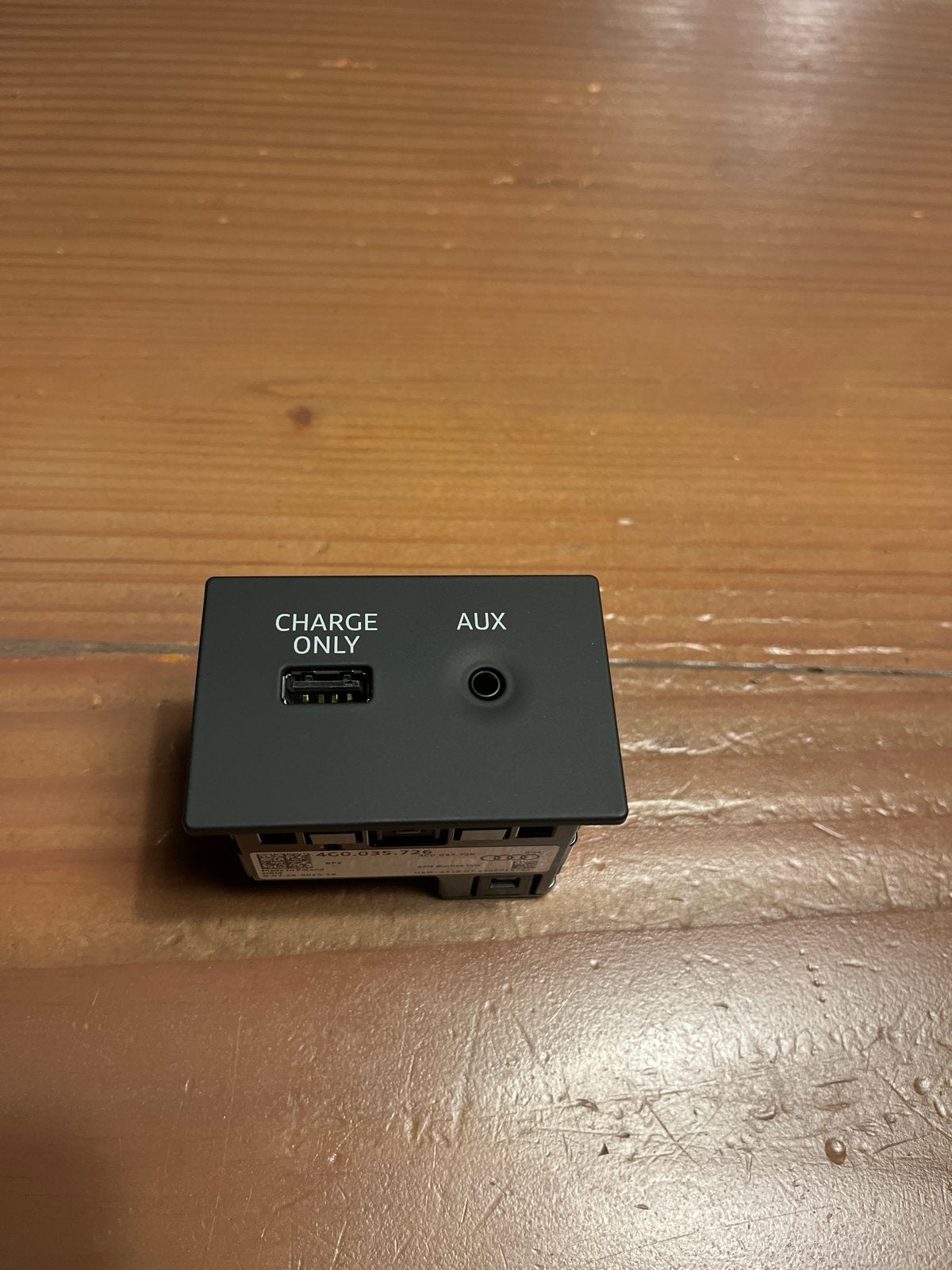VAG Audi AMI USB/AUX Laadpoort 4G0.035.726, Ophalen of Verzenden, Gebruikt, Audi