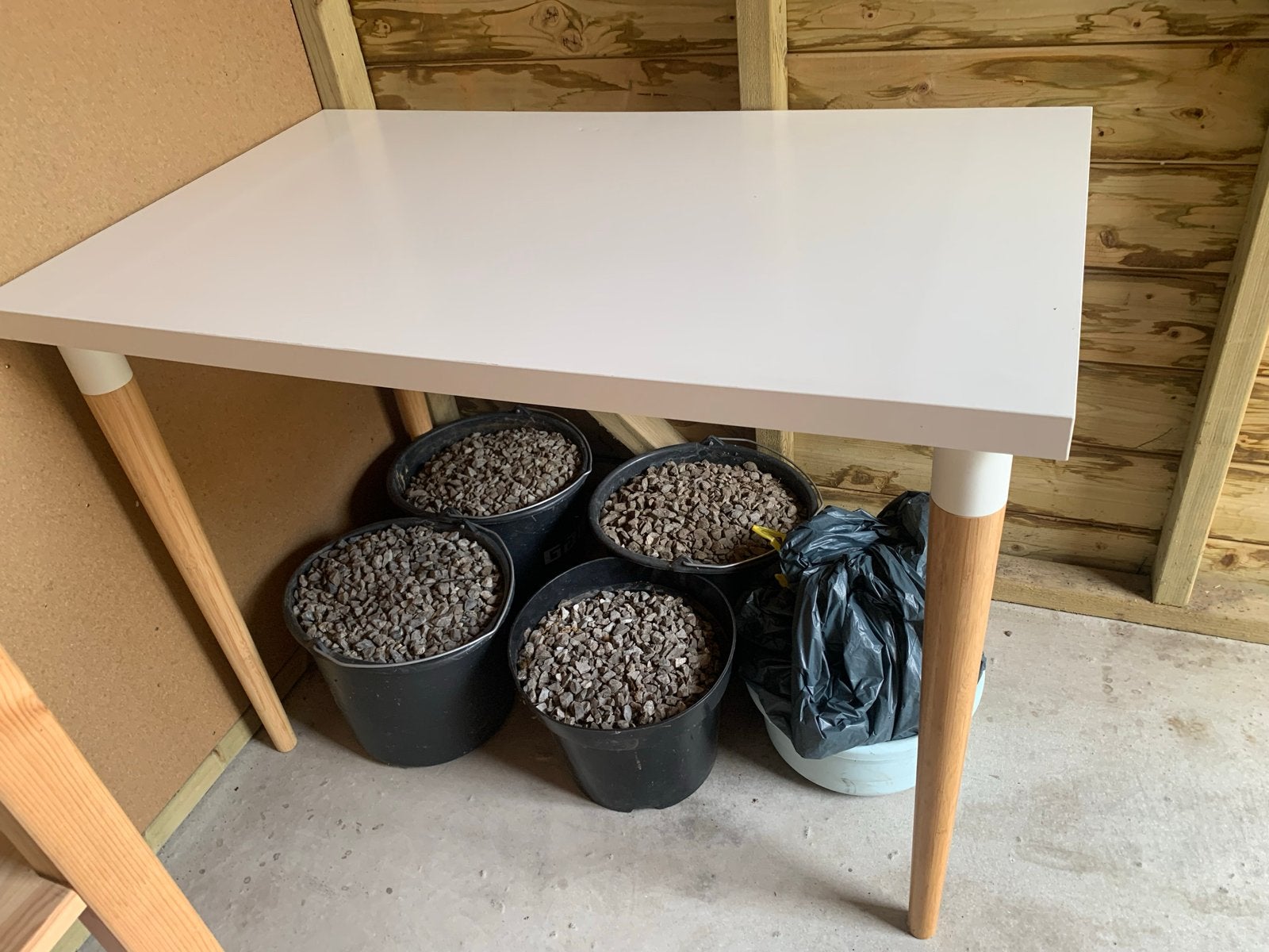 White table top (Linnmon) with wooden legs (Hilver), Ophalen, Gebruikt, 100 tot 150 cm, Tot twee personen