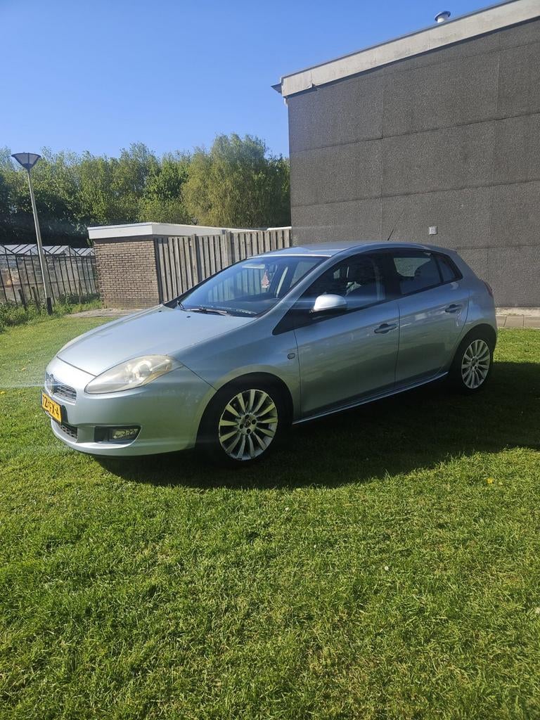 Fiat bravo met voorraam schade zie foto, Ophalen