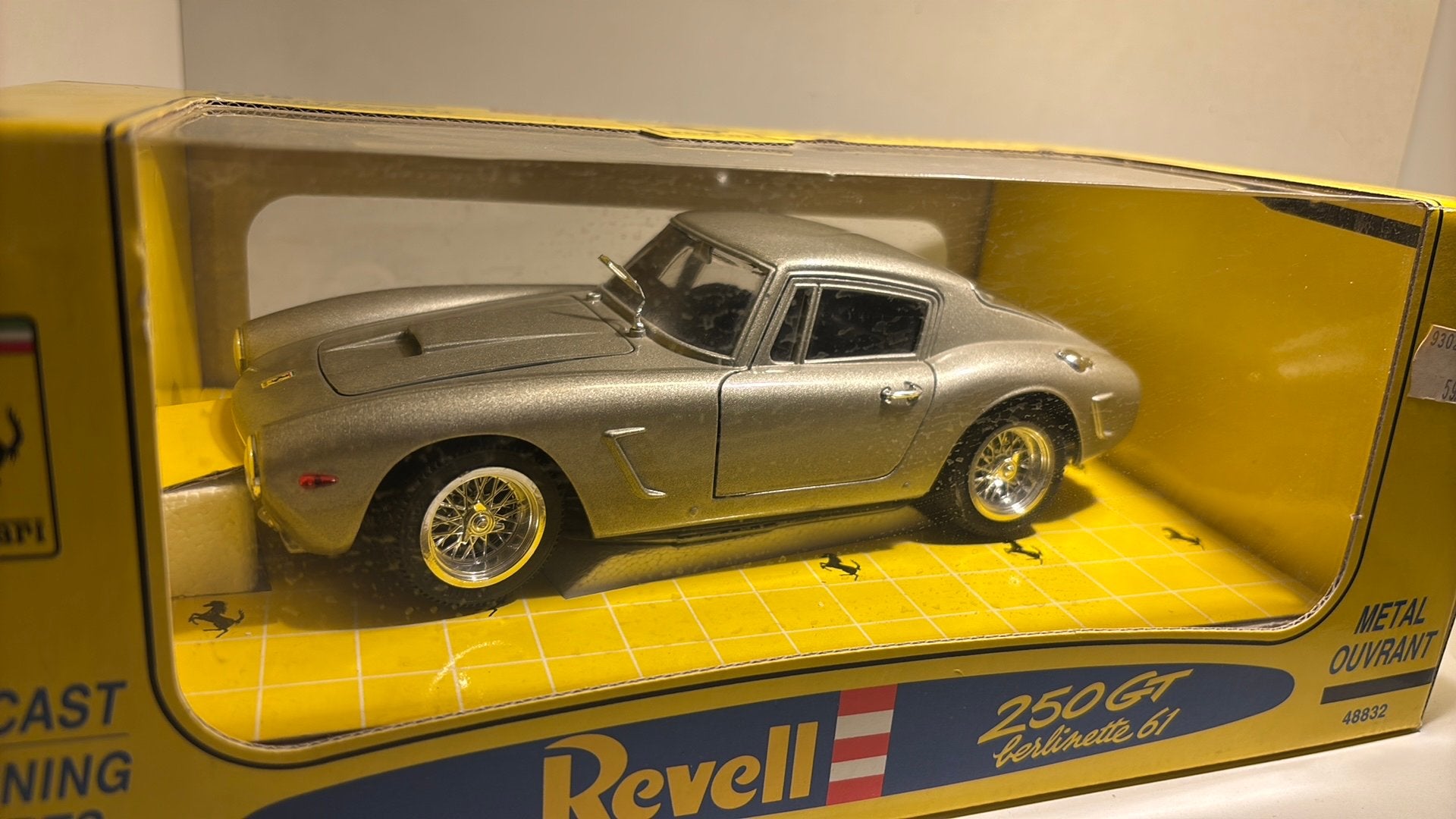 Ferrari 250 gt berlinetta 61 revell 1.18, Auto, Ophalen of Verzenden, A, A