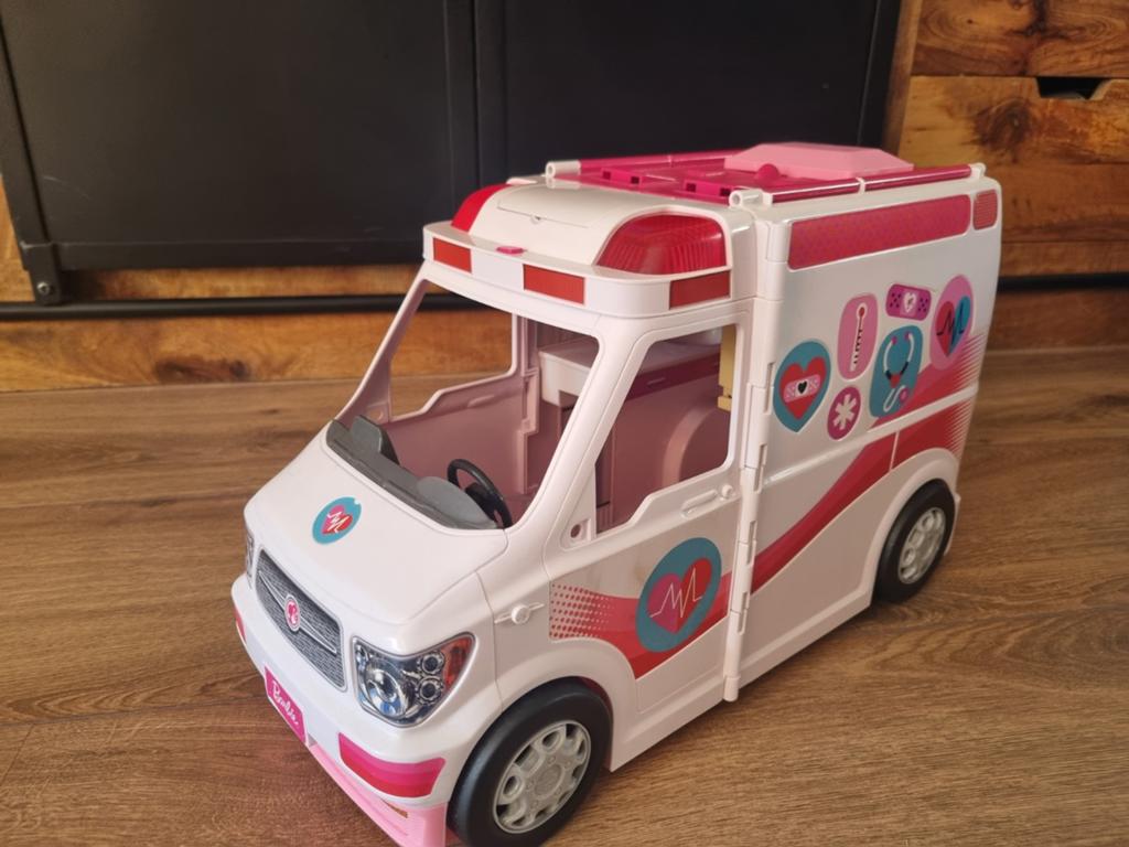Barbie ambulance, Ophalen of Verzenden