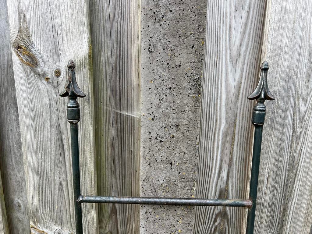 OUD METALEN STOELTJE TER DECORATIE, Ophalen