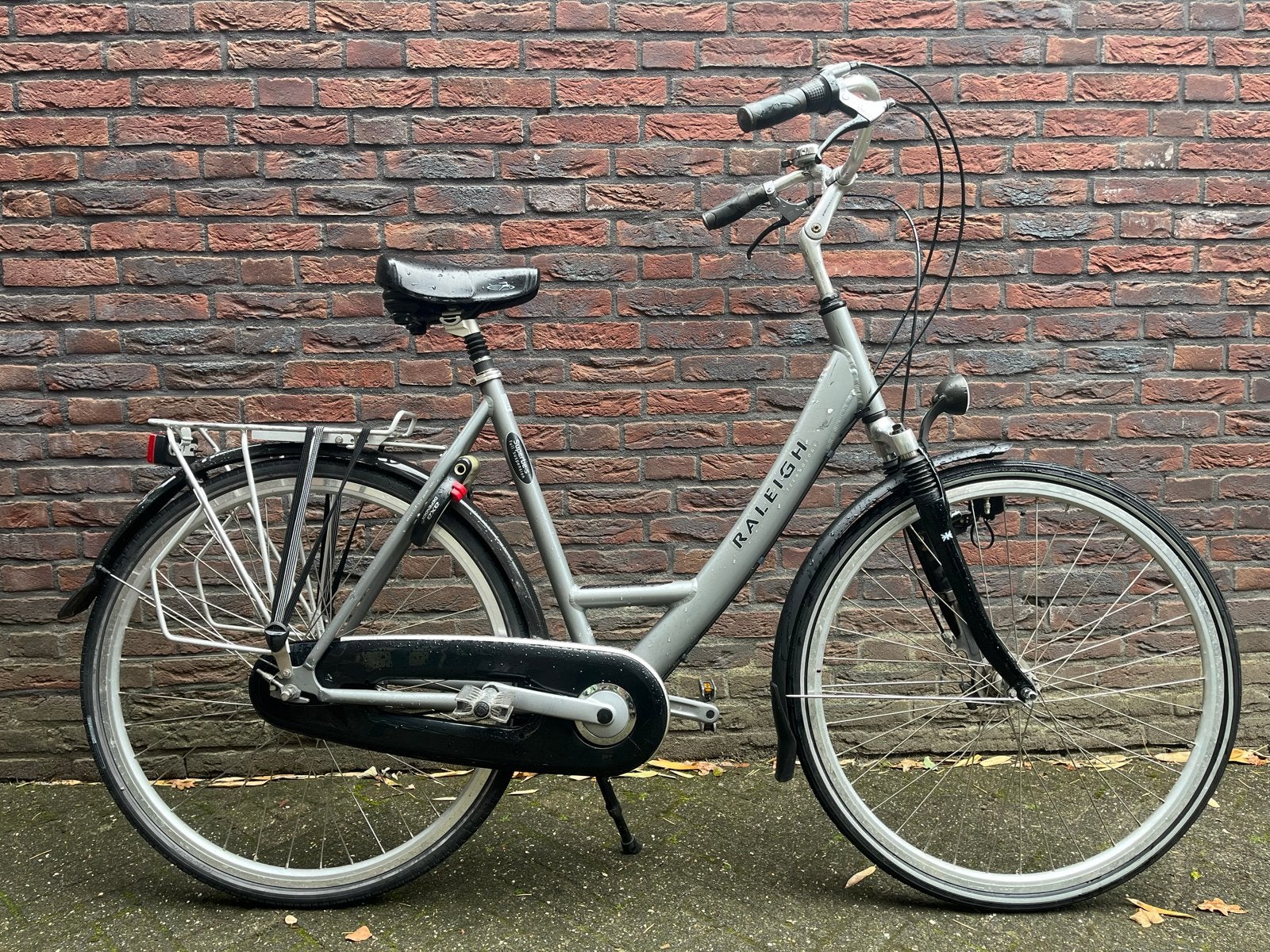 Raleigh damesfiets met lage instap en versnellingen, Fietsen en Brommers, Fietsen | Dames | Damesfietsen, Versnellingen, Trommelrem