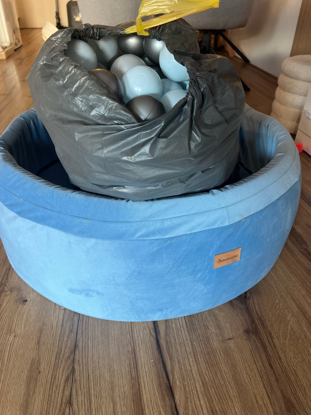 Ballenbak met ballen - Blauw fluweel, Ophalen, Gebruikt, Jongen