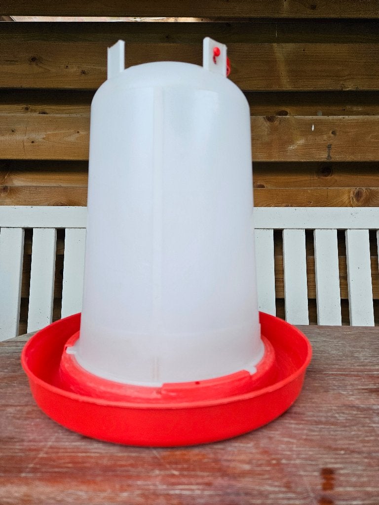 1 WATERBAK VOOR KIPPEN, Ophalen, Drinken en Voederen