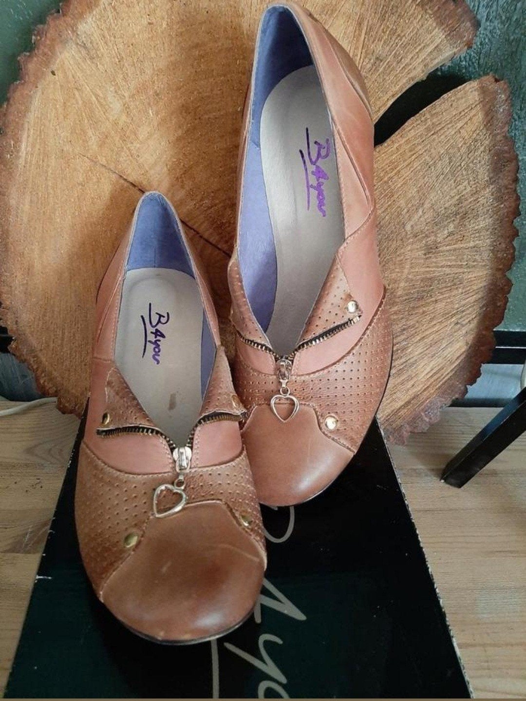 Nieuwe pumps
Leuke details ritsje ea.
Merk B 4 you 39, Ophalen of Verzenden, Nieuw, Overige kleuren