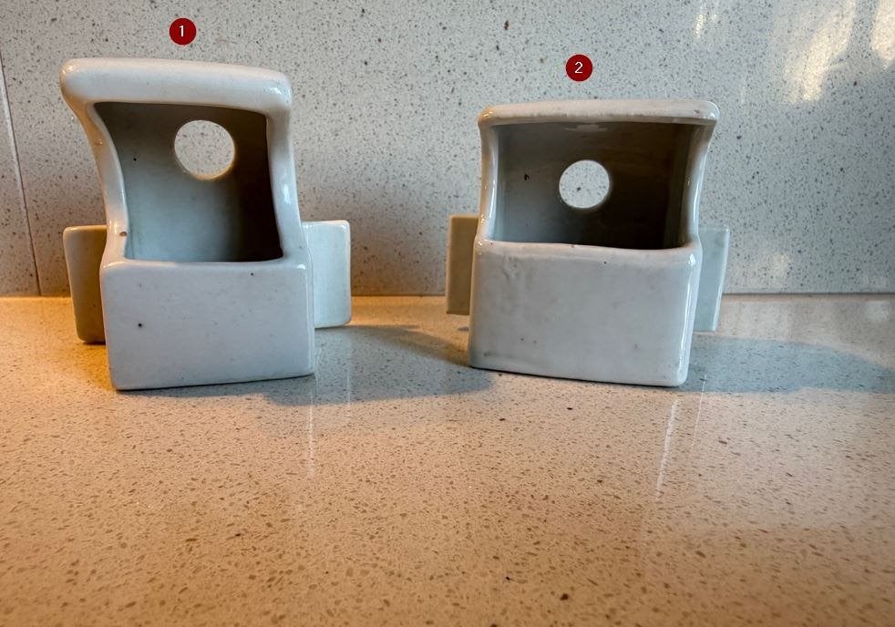 Oude porseleinen drink/voeder bakjes voor vogels. Gemerkt., Ophalen of Verzenden, Gebruikt, Eten en Drinken