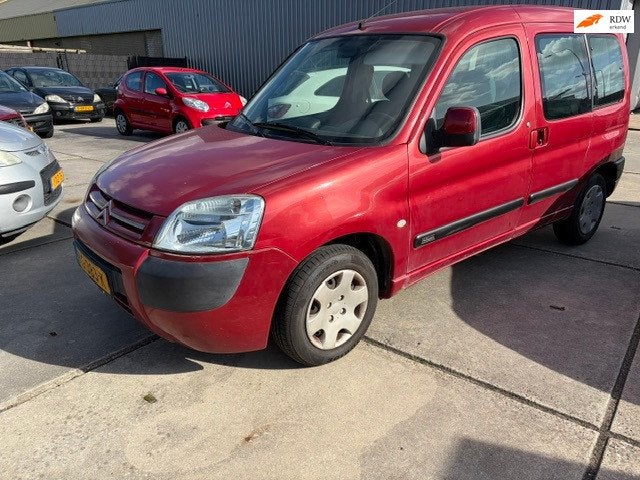 Citroen Berlingo 1.4i Cinqspace NWE APK -AIRCO, Auto's, Stof, Metallic lak, 4 cilinders, 14 km/l