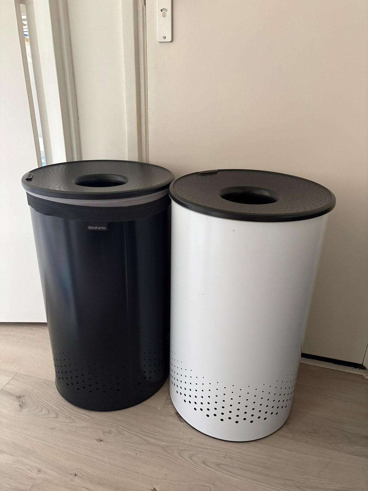 Brabantia wasmanden wit en zwart, Huis en Inrichting, Ophalen of Verzenden, Zo goed als nieuw, Wit