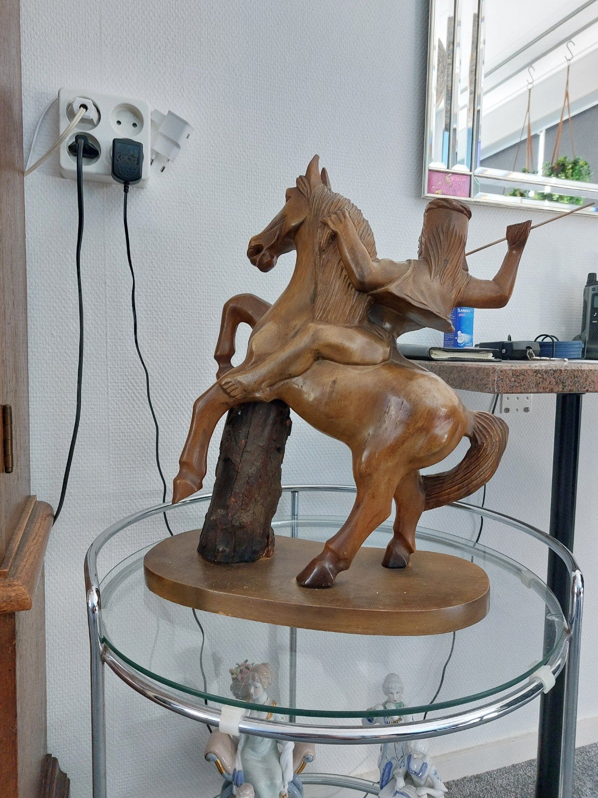 Houten beeld van amazone te paard, Antiek en Kunst, Ophalen, Handgemaakt, 20 - 50 cm, Beeld