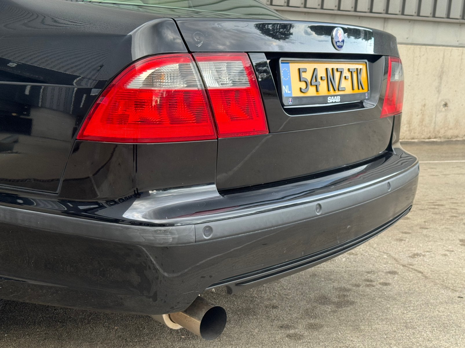 Saab 9-5 2.3 Turbo Aero AUT 2004 Zwart NWE APK, Auto's, 1800 kg, 4 cilinders, 2290 cc, Zwart