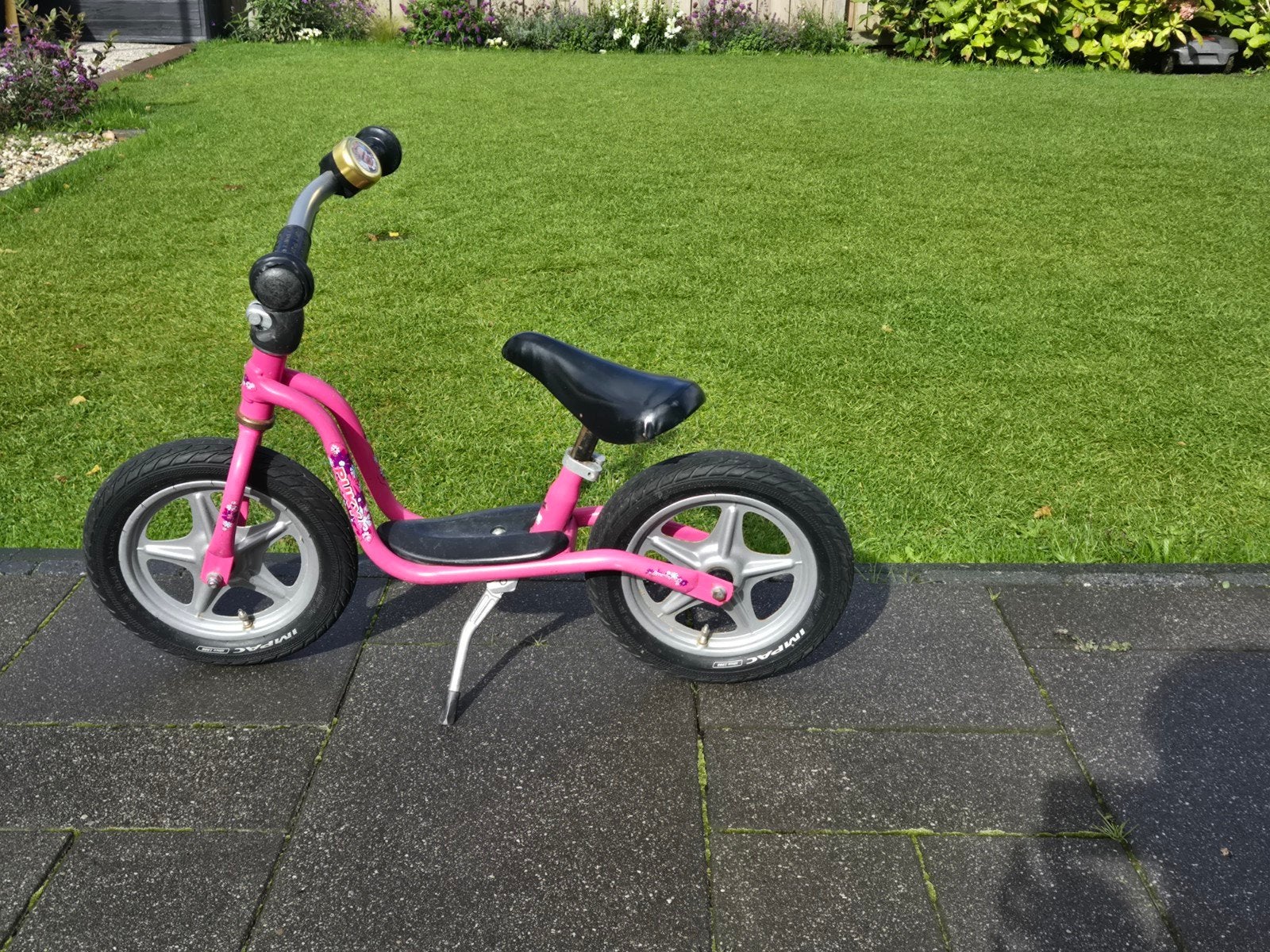 Puky roze loopfiets met extra grote banden en standaard, Ophalen, Gebruikt, Loopfiets