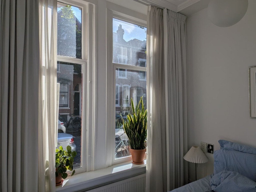 Foto 2 van Set Maatwerk Gordijnen – 3m Hoog (Verduisterend + Vitrage)