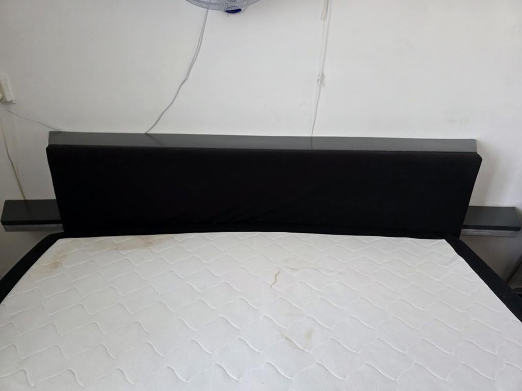 Tweepersoons boxspring met hoofdbord en nachtkastjes, Huis en Inrichting, Slaapkamer | Bedden, Ophalen, Gebruikt, Zwart, Tweepersoons
