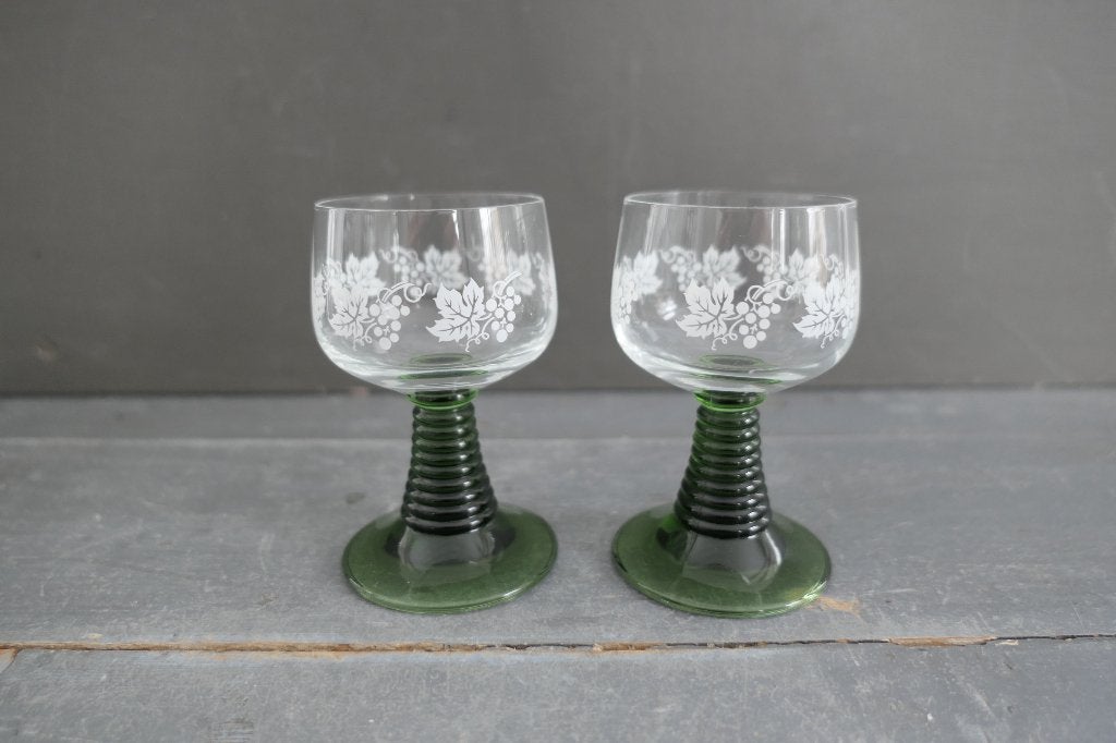Vintage roemer wijnglazen op groene voet 2 x., Verzamelen, Glas en Borrelglaasjes, Verzenden, Zo goed als nieuw, Overige typen