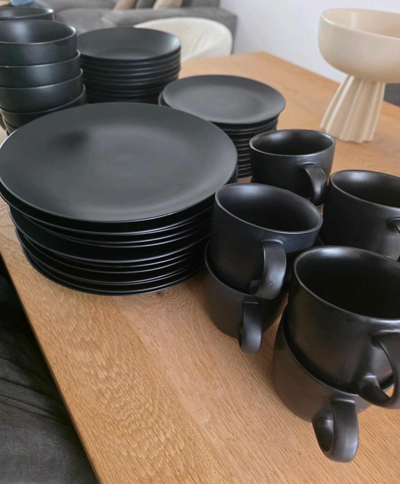 H&M Home Zwart Servies - Borden, Kommen en Mokken, Huis en Inrichting, Ophalen, Overige merken, Keramiek, Zo goed als nieuw