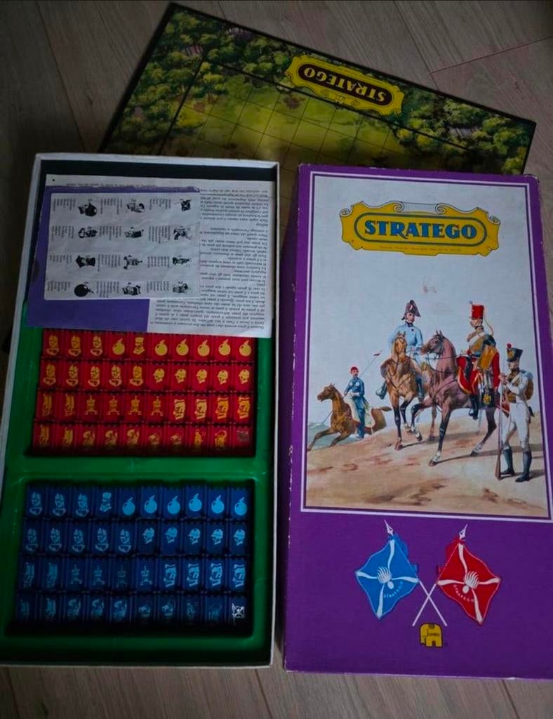 Stratego compleet paarse doos, Ophalen of Verzenden, Zo goed als nieuw