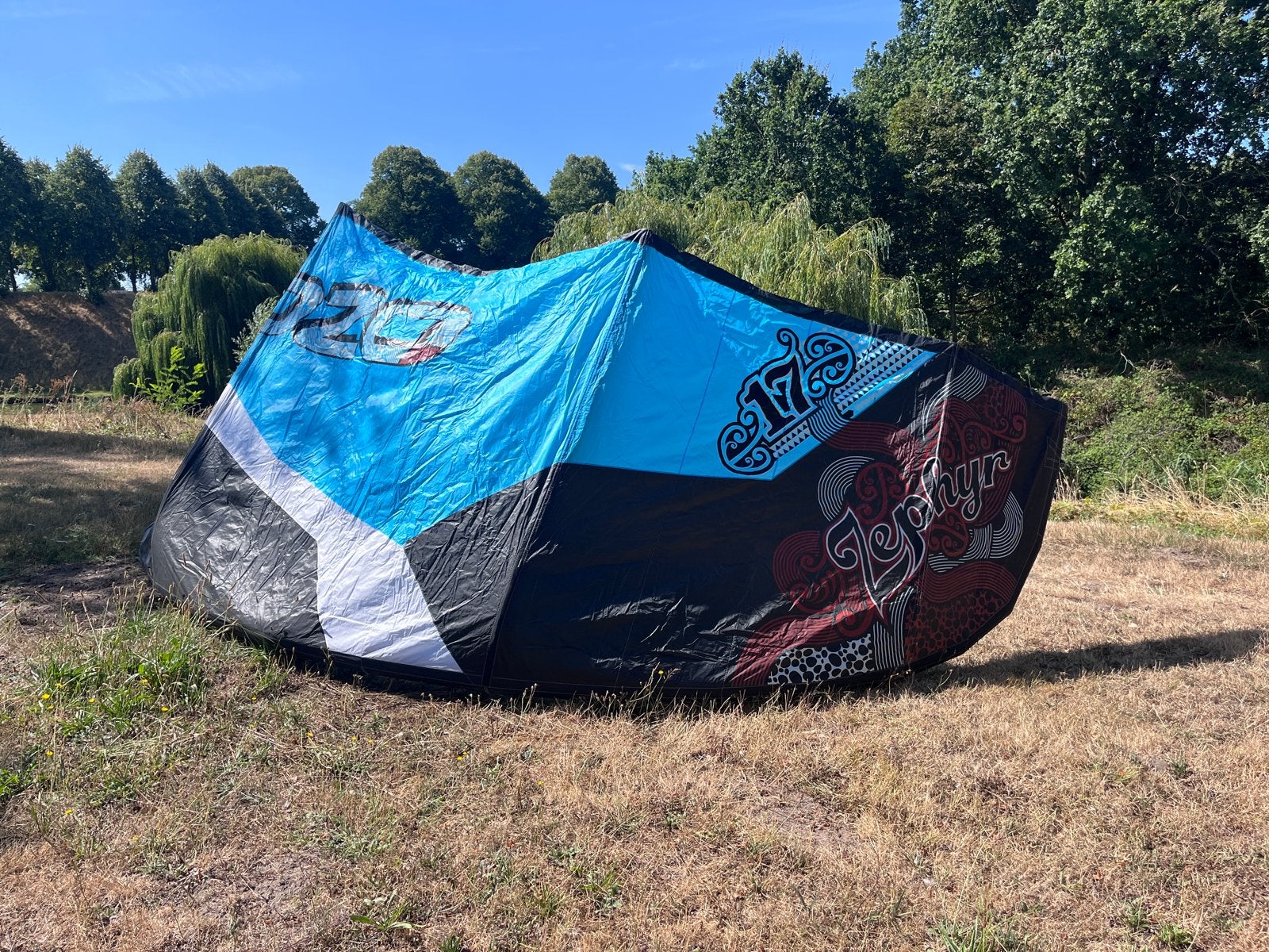 Ozone Zephyr 17m² Kite - Perfect voor lichtweer, Watersport en Boten, Kitesurfen, Gebruikt, 16 m² of meer, Bar, Geen board