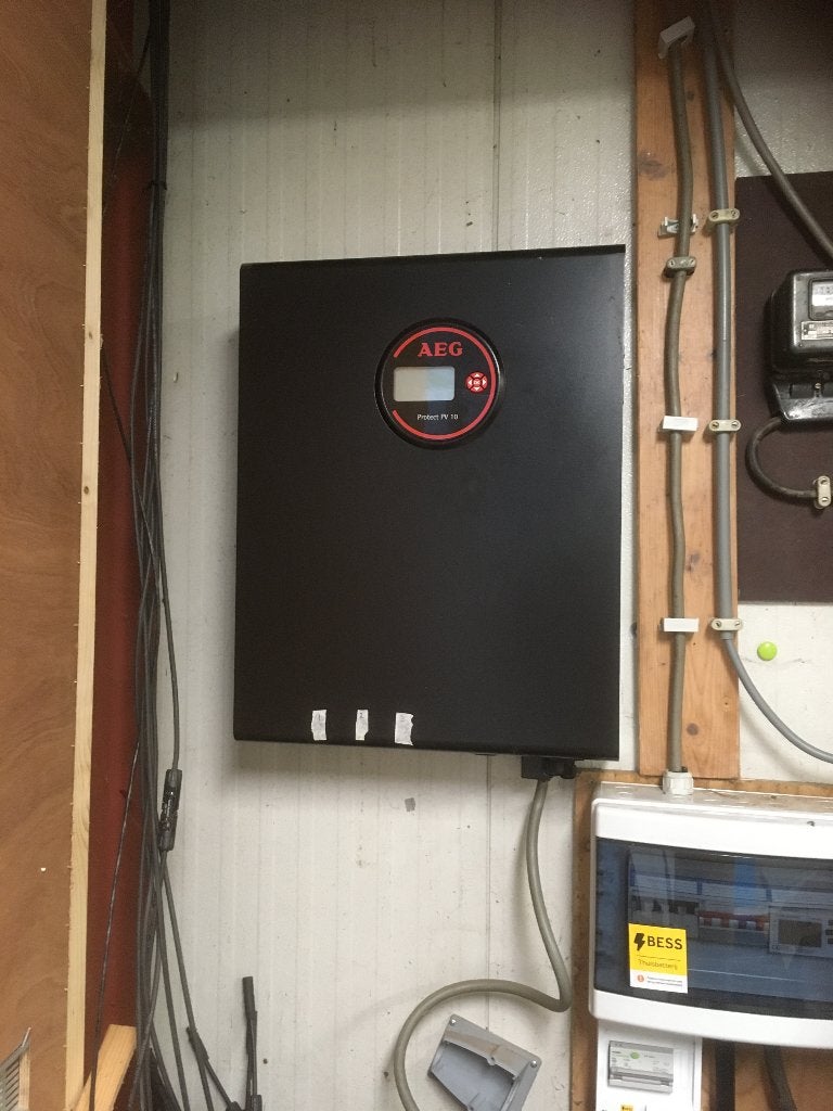 Prima AEG pv 10 met 4 mppts 3 Fase., Doe-het-zelf en Verbouw, Ophalen, Gebruikt, Overige typen