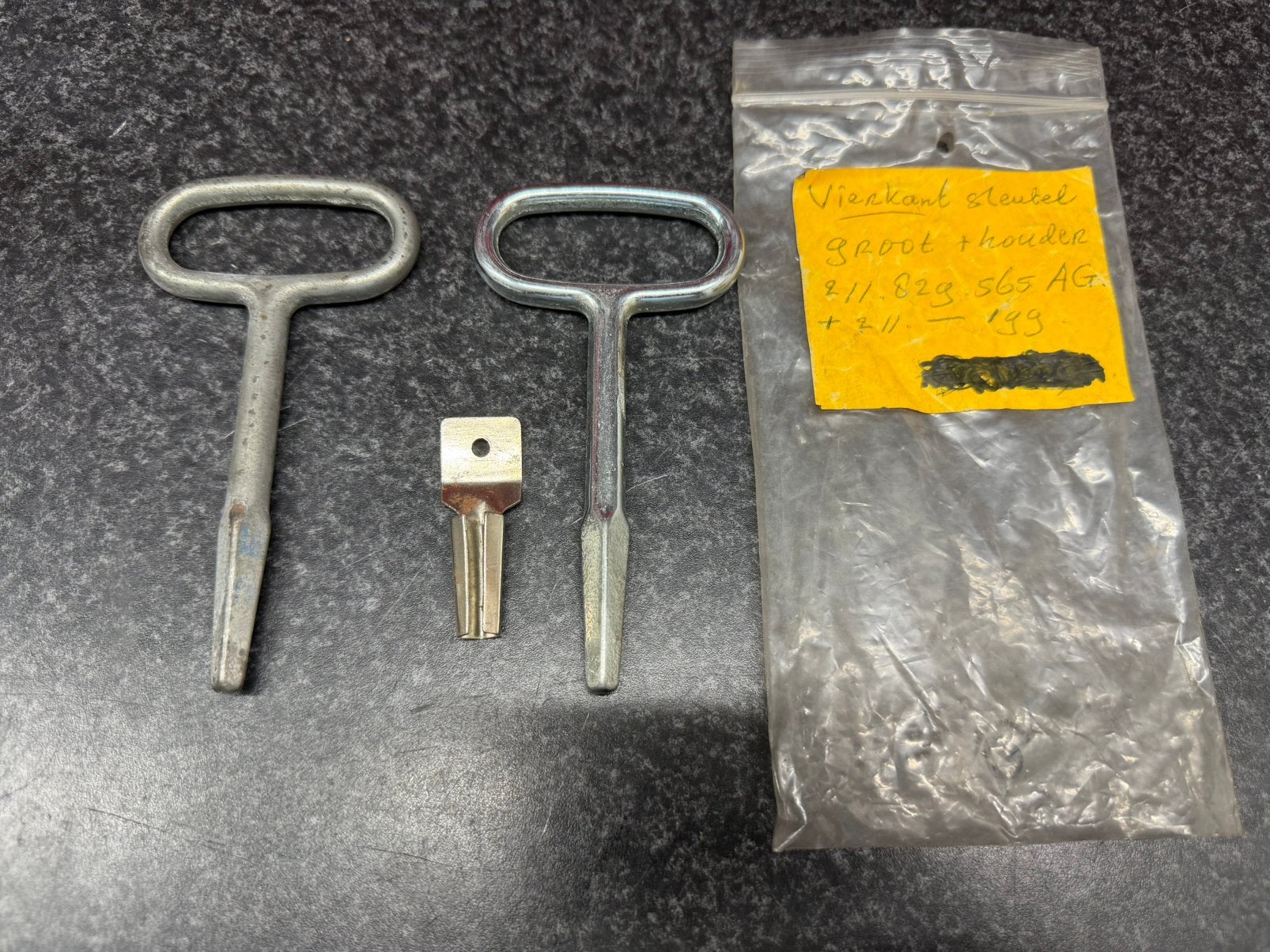 Volkswagen vw T1 Church Key benzine tank dop sleutel, Ophalen of Verzenden, Zo goed als nieuw