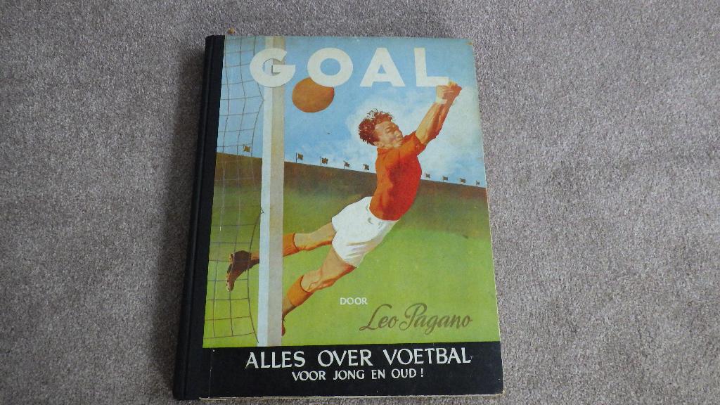 retro boek alles over voetbal voor jong en oud (1949-1950), Ophalen of Verzenden, Overige typen