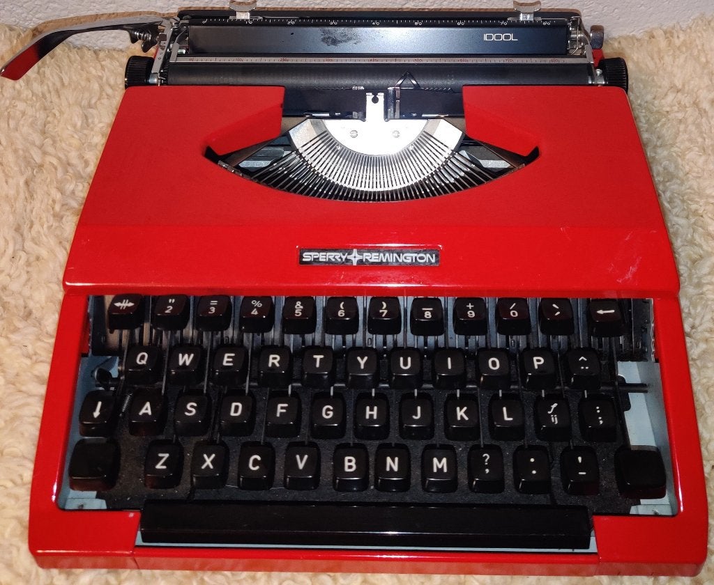 3x Typmachine Sperry Remington en Olympia/Regina De lux, Diversen, Typemachines, Ophalen, Gebruikt
