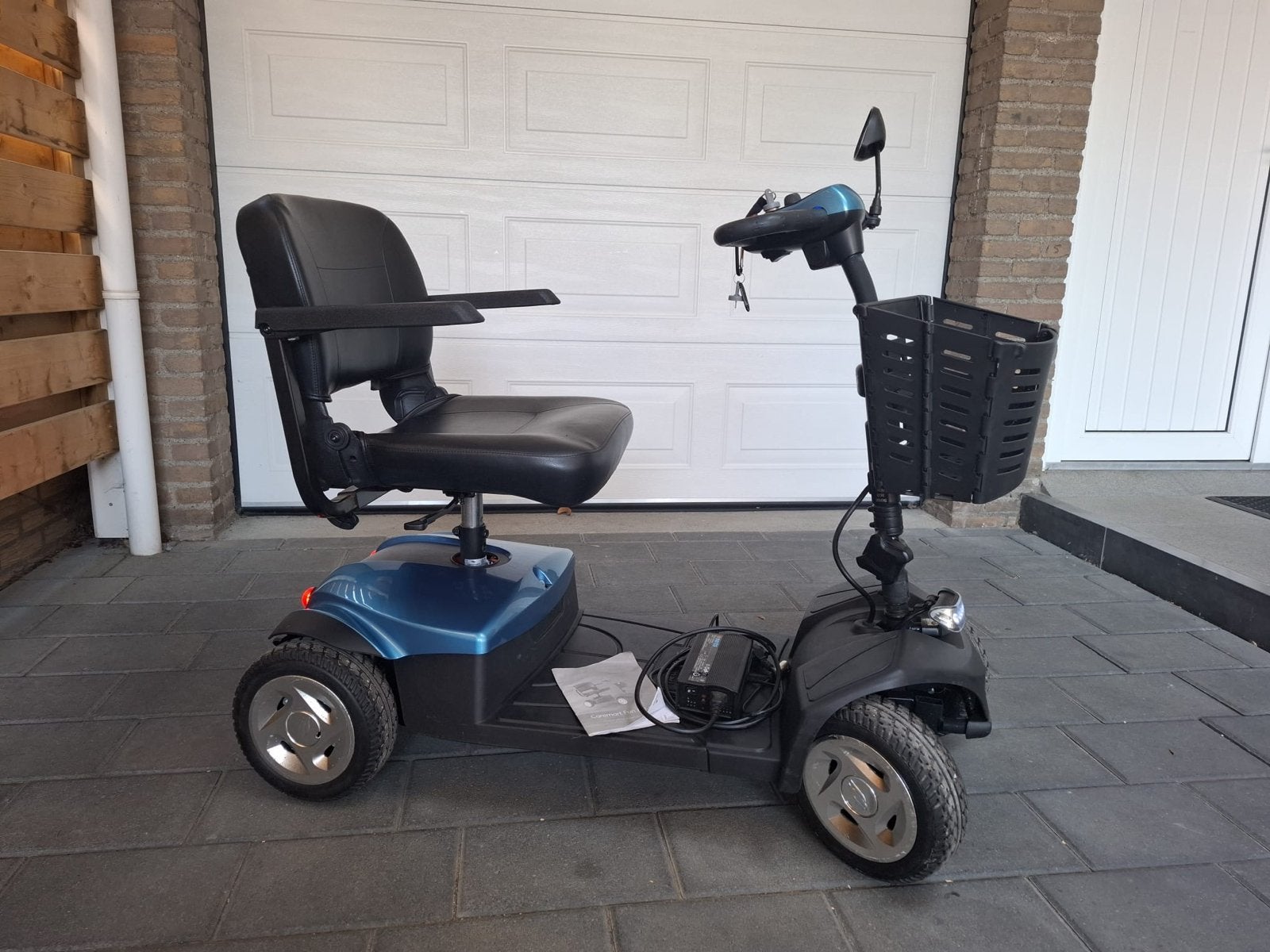 Scootmobiel Caremart opvouwbaar model Fun & Me blauw, 16 t/m 25 km, Zo goed als nieuw, 16 km/u of meer, Ophalen