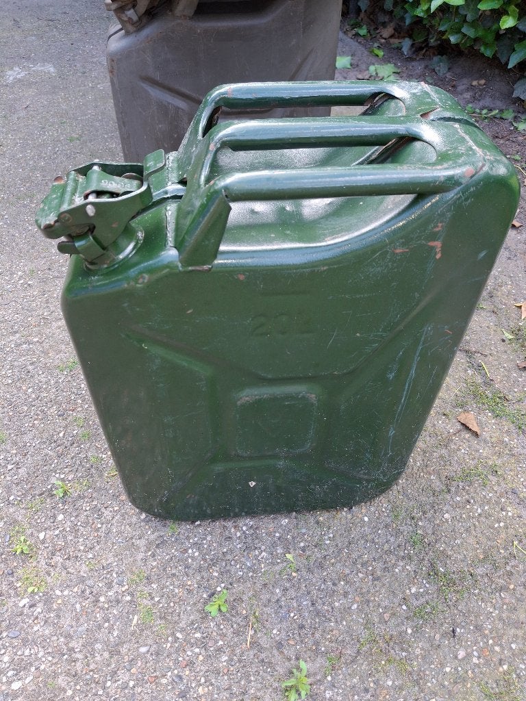 3x  20 Liter Jerrycans (metaal), Ophalen, Gebruikt