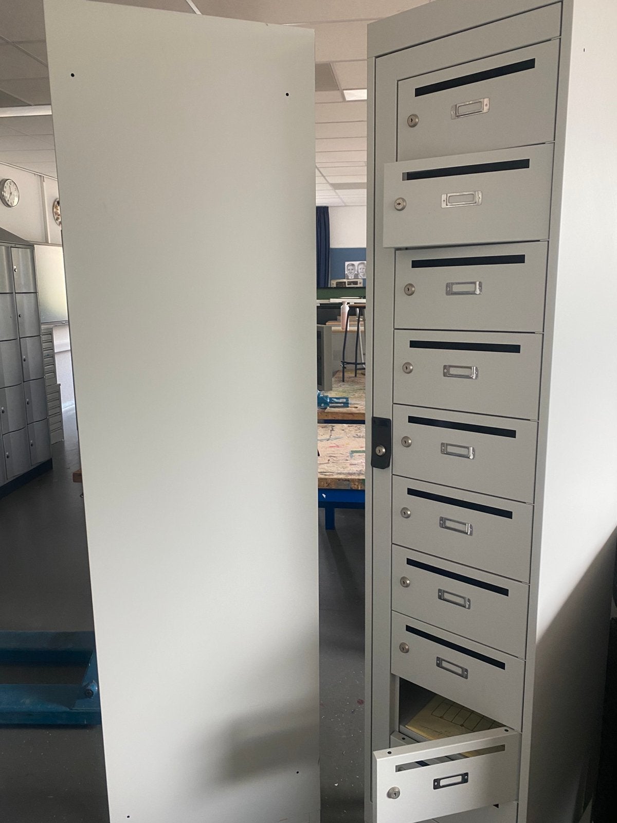 Lockerkasten, Ophalen, Zo goed als nieuw