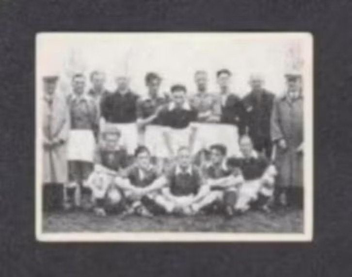 Voetbalplaatje HRC Den Helder 1951-1952., Verzamelen, Ophalen of Verzenden, Zo goed als nieuw