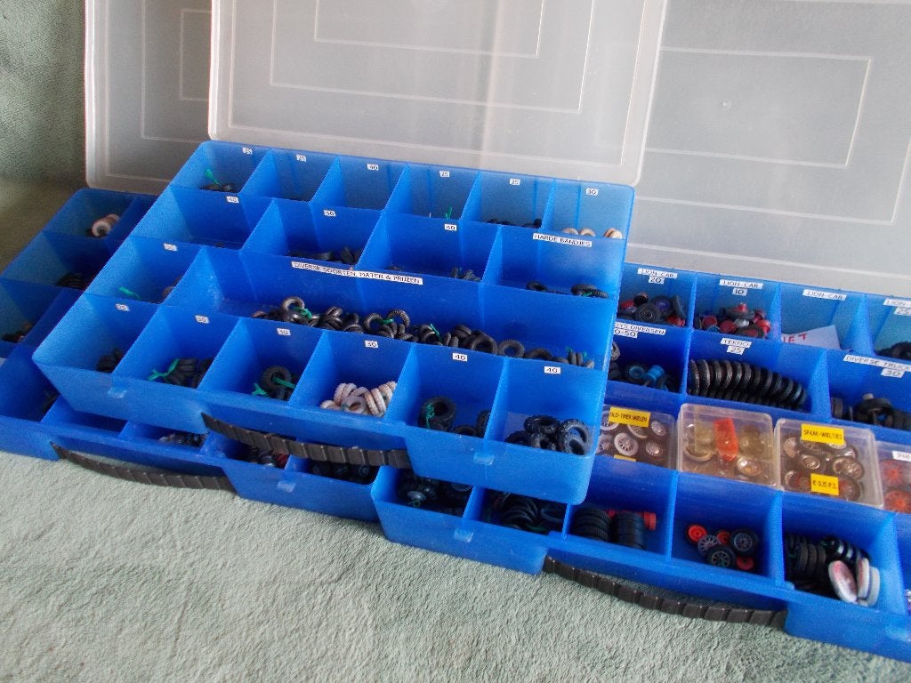 Dinky Toys, Corgi Toys e.a 3 BOXEN MET BANDJES! 1 KOOP (-B-), Ophalen of Verzenden, Gebruikt, Auto, Dinky Toys