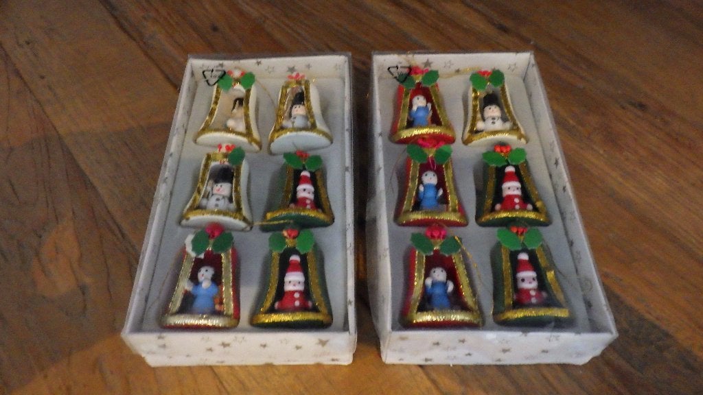 prachtige kerstklokjes met kerstfiguurtjes, Diversen, Ophalen of Verzenden, Gebruikt