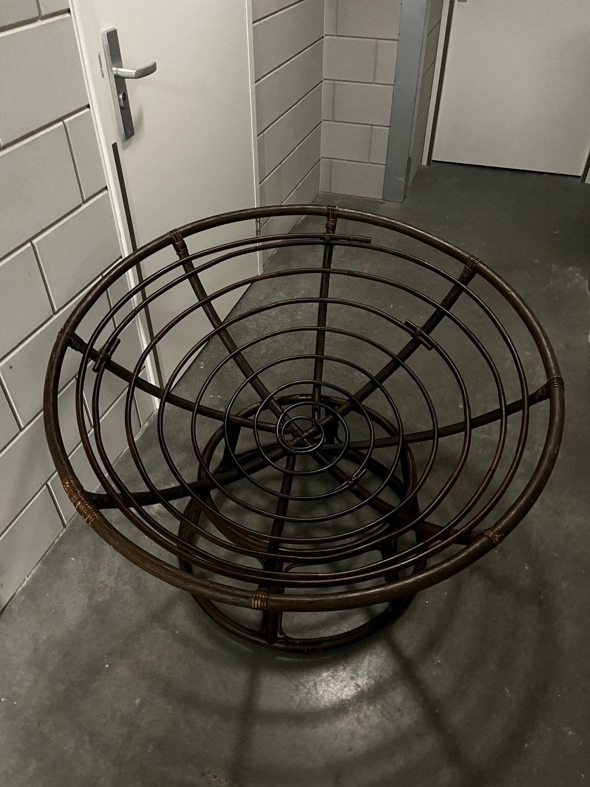Papasan chair, Ophalen, Eén