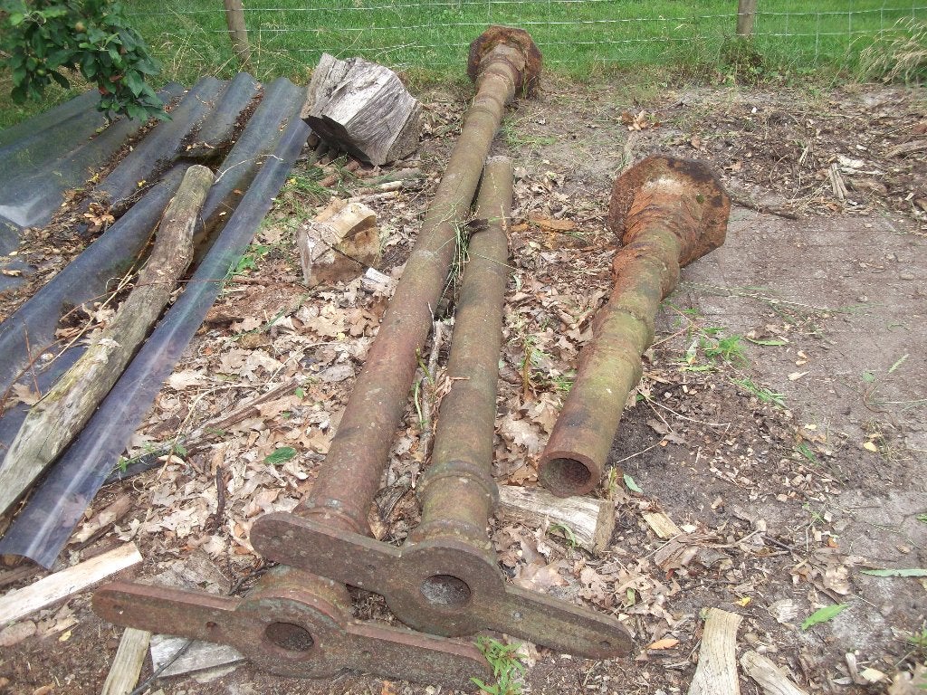 Te koop aangeboden 2 Gietijzeren Lantaarnpalen, Tuin en Terras, Buitenverlichting, Ophalen, Gebruikt, Staande lamp, Netvoeding