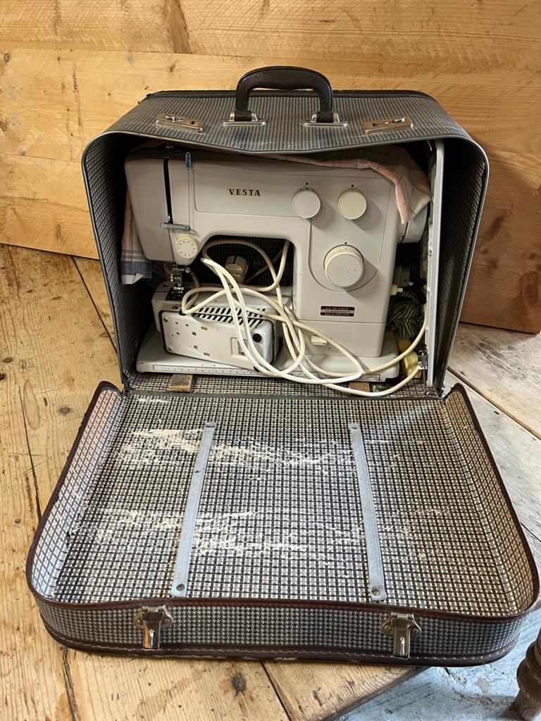 Vesta naaimachine 500 serie met toebehoren, Ophalen of Verzenden