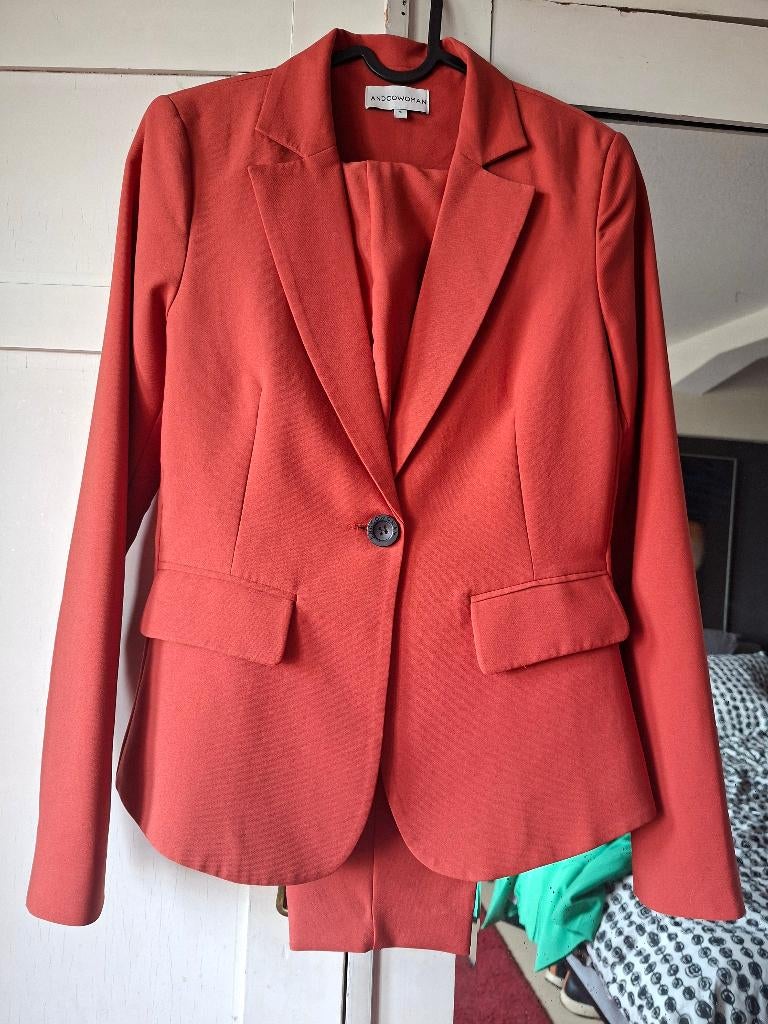 comfortabel pak van AndcoWoman, Kleding | Dames, Jasjes, Kostuums en Pakken, Kostuum of Pak, Oranje, Ophalen of Verzenden, Zo goed als nieuw