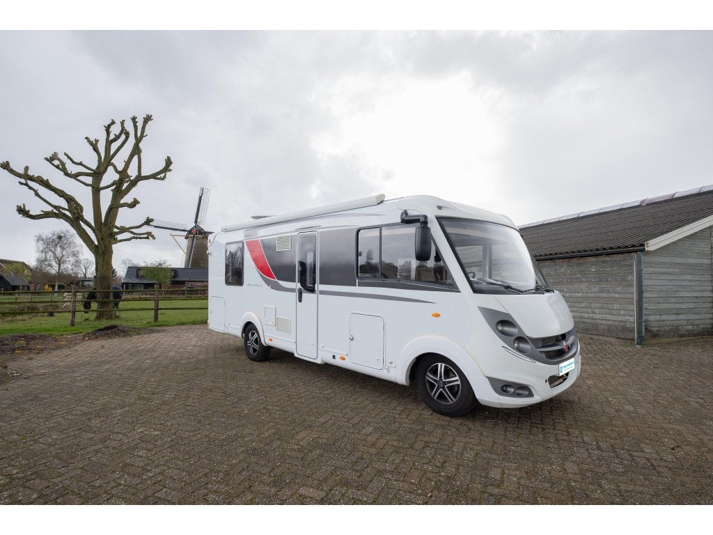 Bürstner Aviano 700 met Queensbed, Caravans en Kamperen, Campers, Integraal, Standaard zit, Fiat, Bedrijf