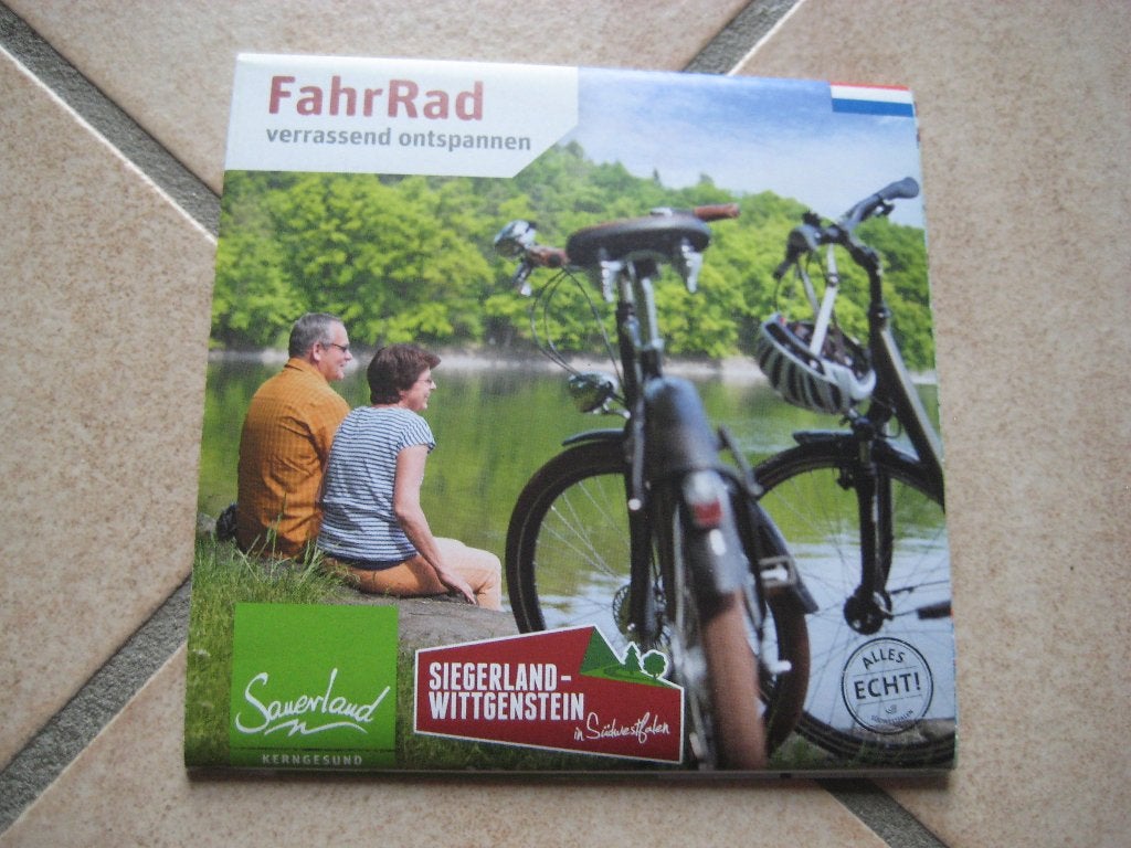 fietsroute kaart Sauerland, Boeken, Atlassen en Landkaarten, Verzenden, 2000 tot heden, Nieuw, Landkaart