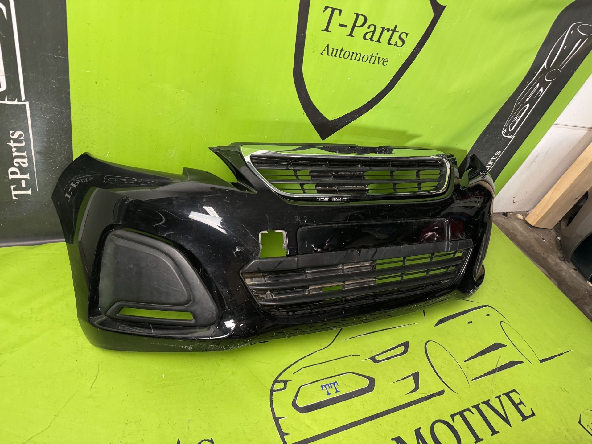 peugeot 108 voorbumper bumper, Auto-onderdelen, Taurusavenue 1
2132 LS  Hoofddorp, NL, Contact.group@renault.com, Stellantis N.V.