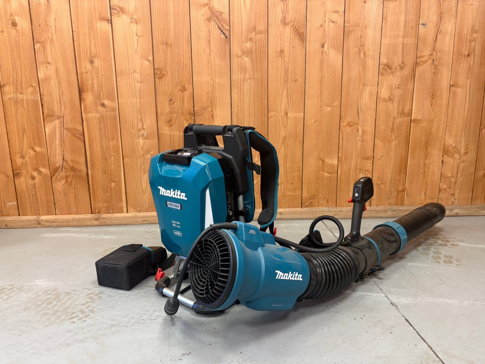 Te koop Makita UB004C demo rugbladblazer op accu, Makita, Accu, Ruggedragen, Ophalen of Verzenden
