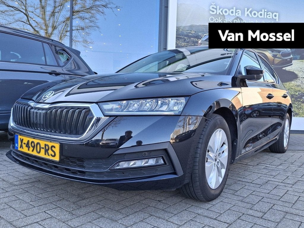 Skoda Octavia 1.0 e-TSI Ambition | Parkeersensoren | Verwarm, 12 maanden, Stof, Zwart, Origineel Nederlands