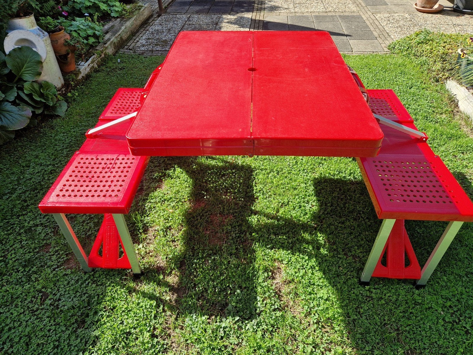 Inklapbare picknicktafel rood - Compact en handig!, Caravans en Kamperen, Ophalen, Gebruikt, Campingtafel