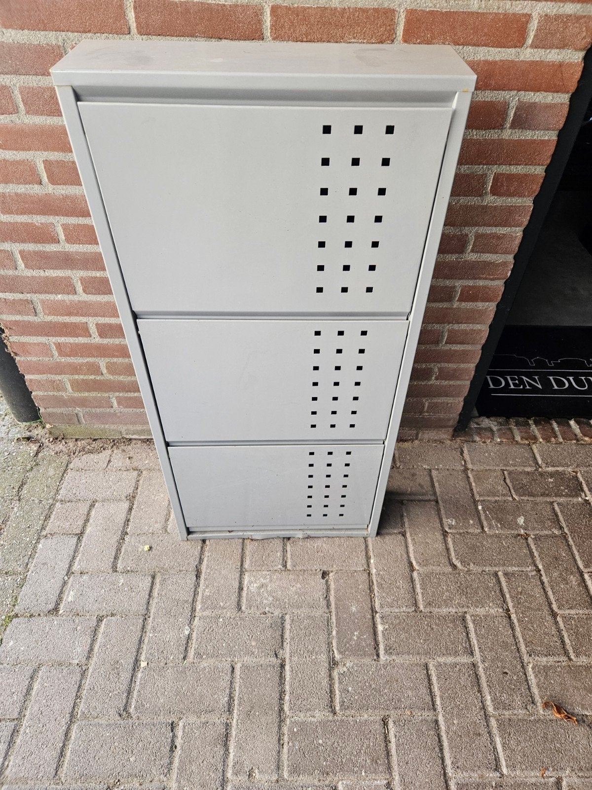 Grijze metalen schoenenkast met 3 vakken, Ophalen, Gebruikt