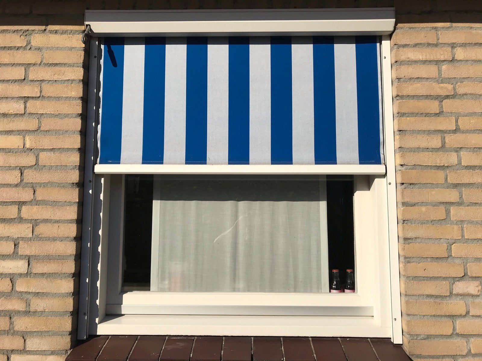 Zonnescherm blauw/wit 120x127cm., 150 tot 300 cm, Ophalen, Zo goed als nieuw, Knikarmscherm