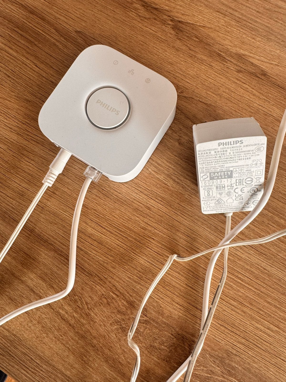 Philips Hue Bridge V2 met adapter, Ophalen of Verzenden, Gebruikt