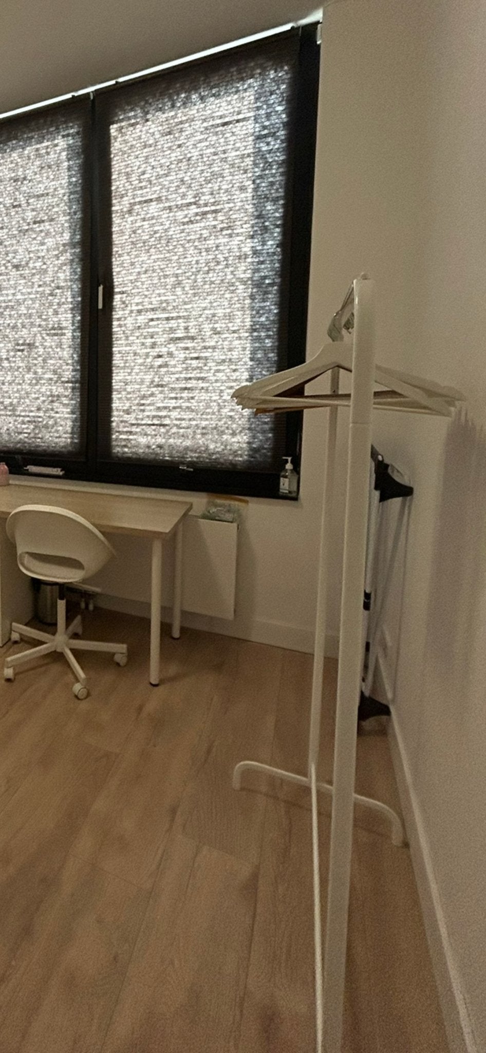 IKEA MULIG Kledingrek Wit - Stevig en Functioneel, Kleding | Dames, Kledingrekken, Gebruikt, Ophalen