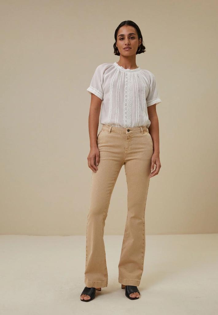 By Bar Leila beige flared broek  maat XS, Kleding | Dames, Broeken en Pantalons, By bar, Beige, Ophalen of Verzenden, Zo goed als nieuw