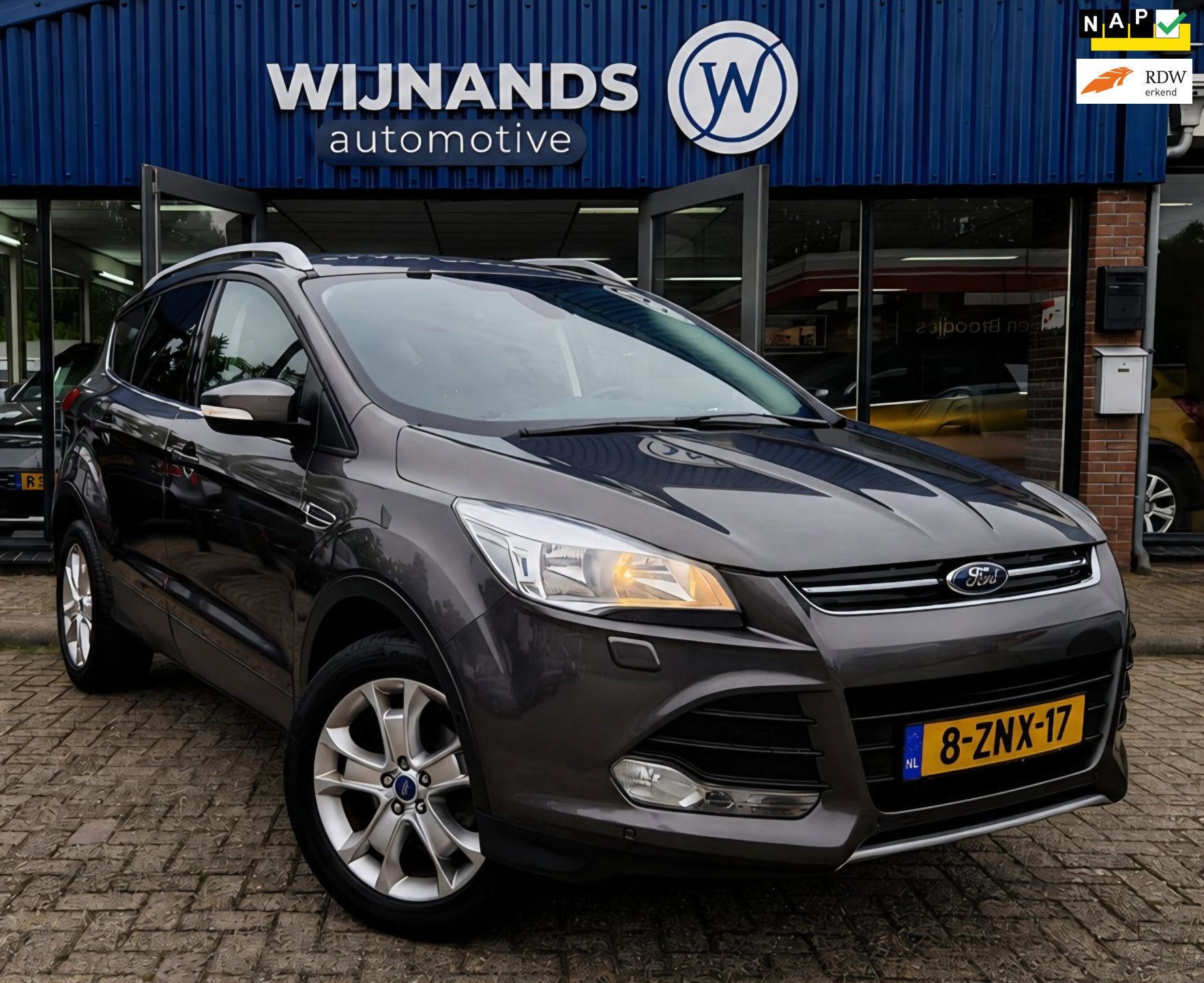Ford Kuga 1.5 Titanium Stoelvw Trekhaak Elek kofferbak Clima, Auto's, Dealer onderhouden, 1498 cc, Euro 6, 4 cilinders