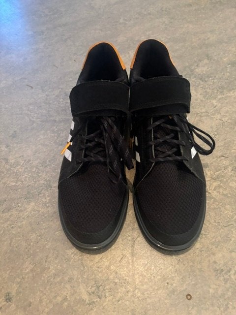 Paar Adidas squat sportschoenen zwart maat 43,5, Kleding | Heren, Nieuw, Ophalen of Verzenden, Adidas, Sportschoenen